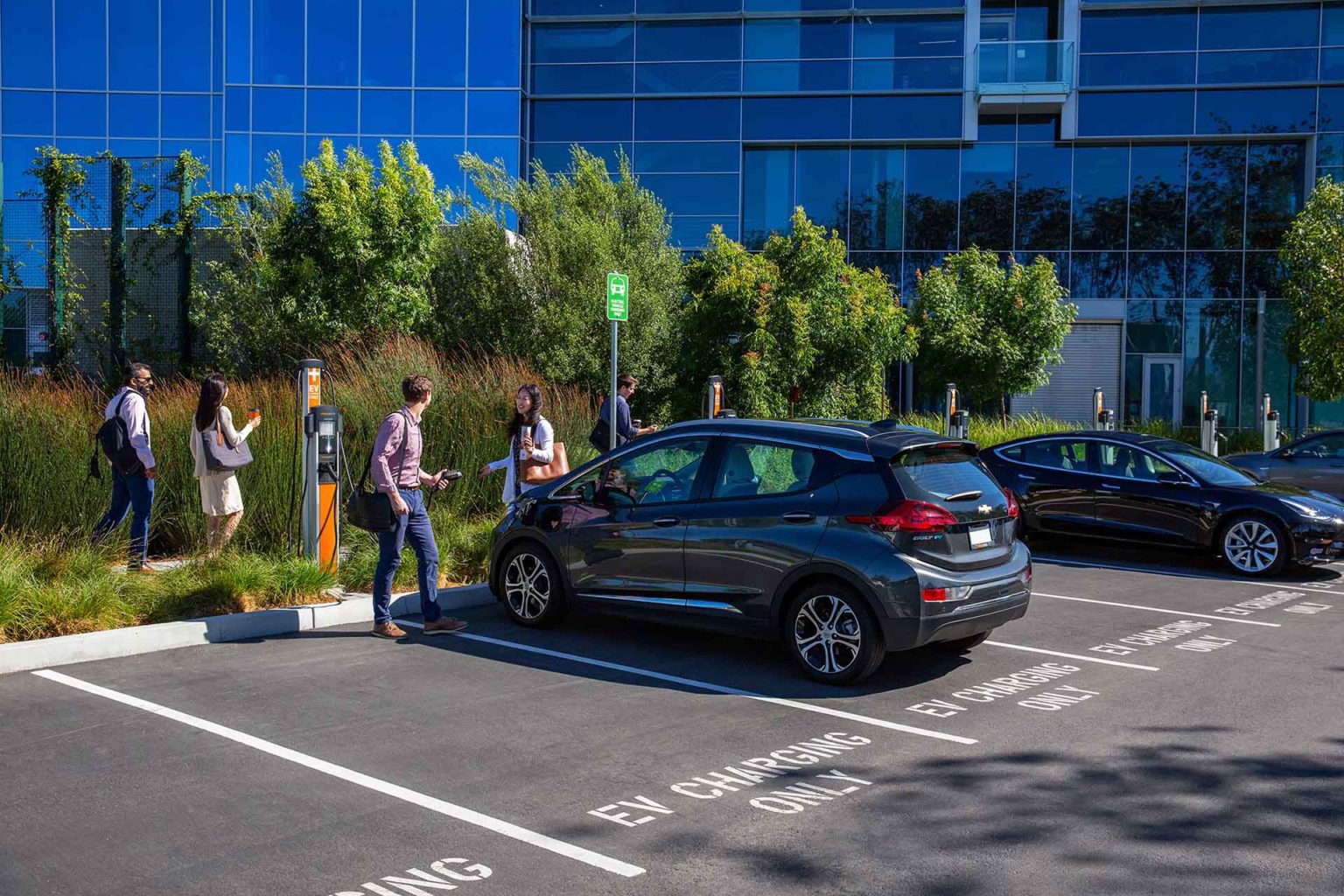 Level 2 Commercial EV Charging Installation | Resound Energy Services™